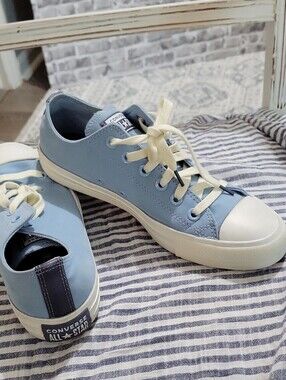 Converse Light Blue Low-Top Sneakers Womens Size 8 Shoes